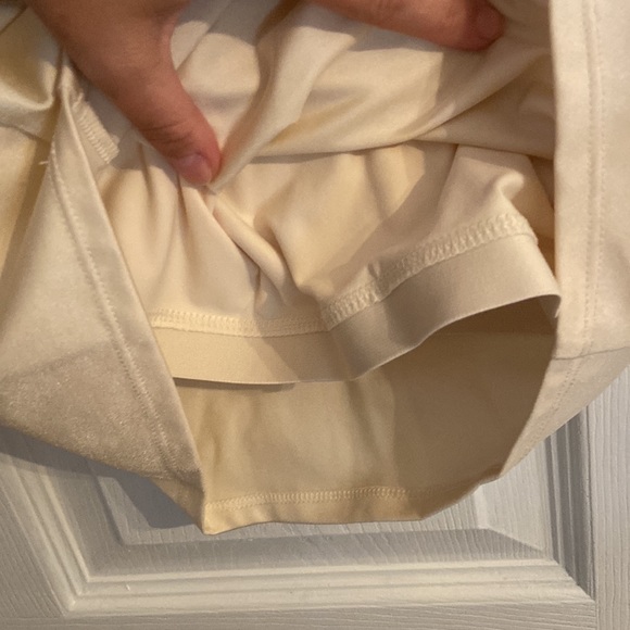 Fabletics Averie shine built in bra tank - Picture 4 of 5